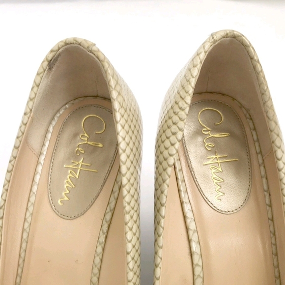 Cole Haan Beige Snake Skin Pattern Peep Toe Wedge Sandal Shoes Size 7B - Picture 9 of 12